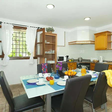 Beautiful 4 Bedrooms Bennassar Mountainside Views Short Drive To Town Villa